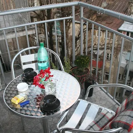 Savinac U Srcu Beograda, Trg Slavija Apartment *
